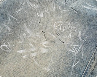 GRAFFITI-DENIM – HANDPAINTED STREET ART STYLE