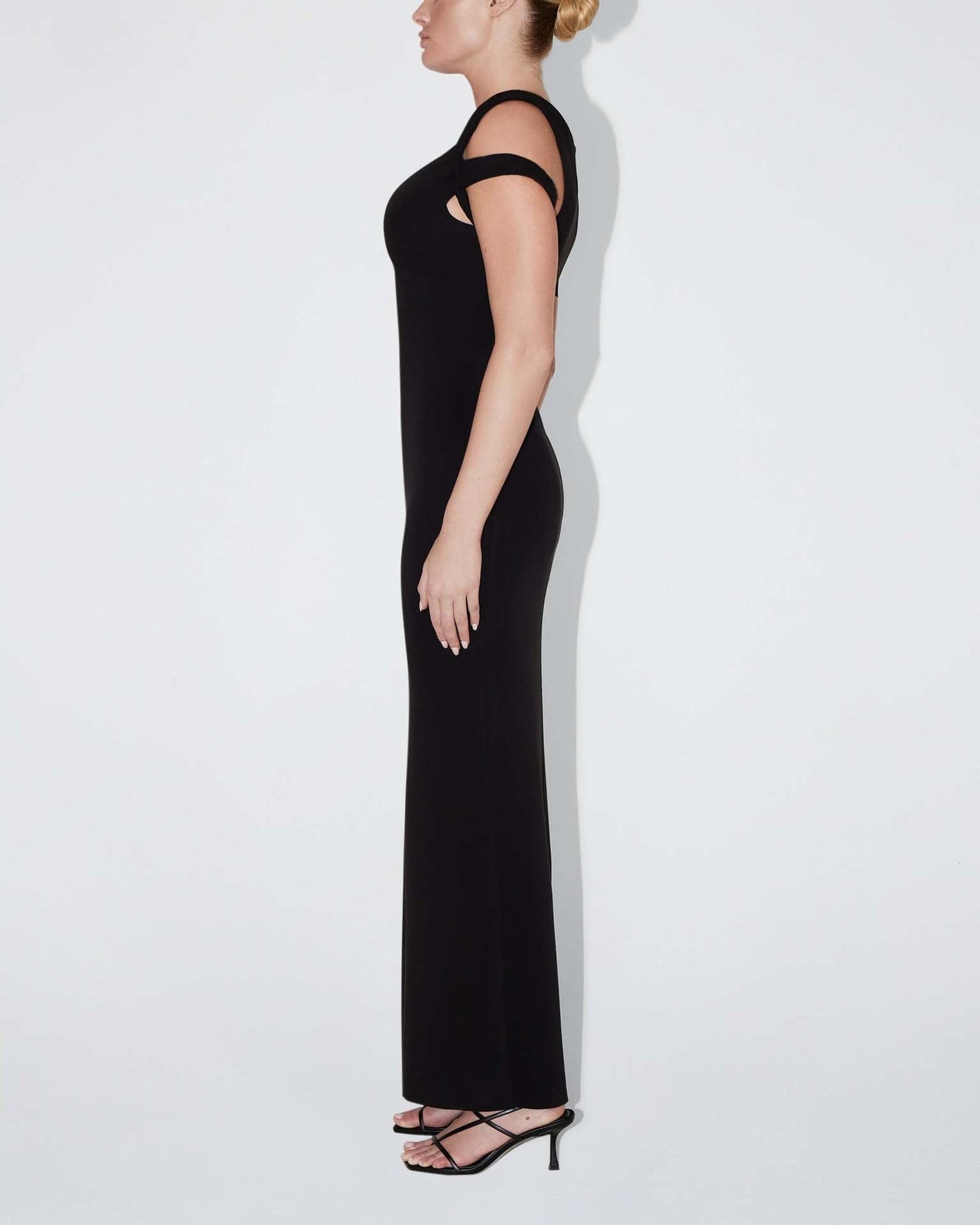 LAMYA ONE-SHOULDER MAXIKLEID