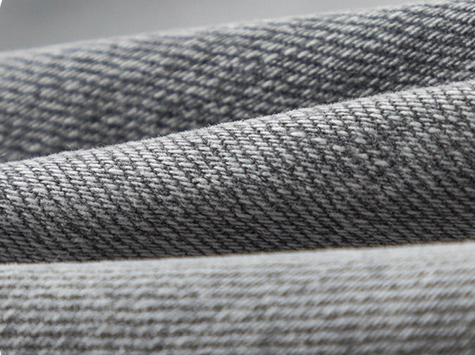 GRAUE STONEWASHED-JEANS