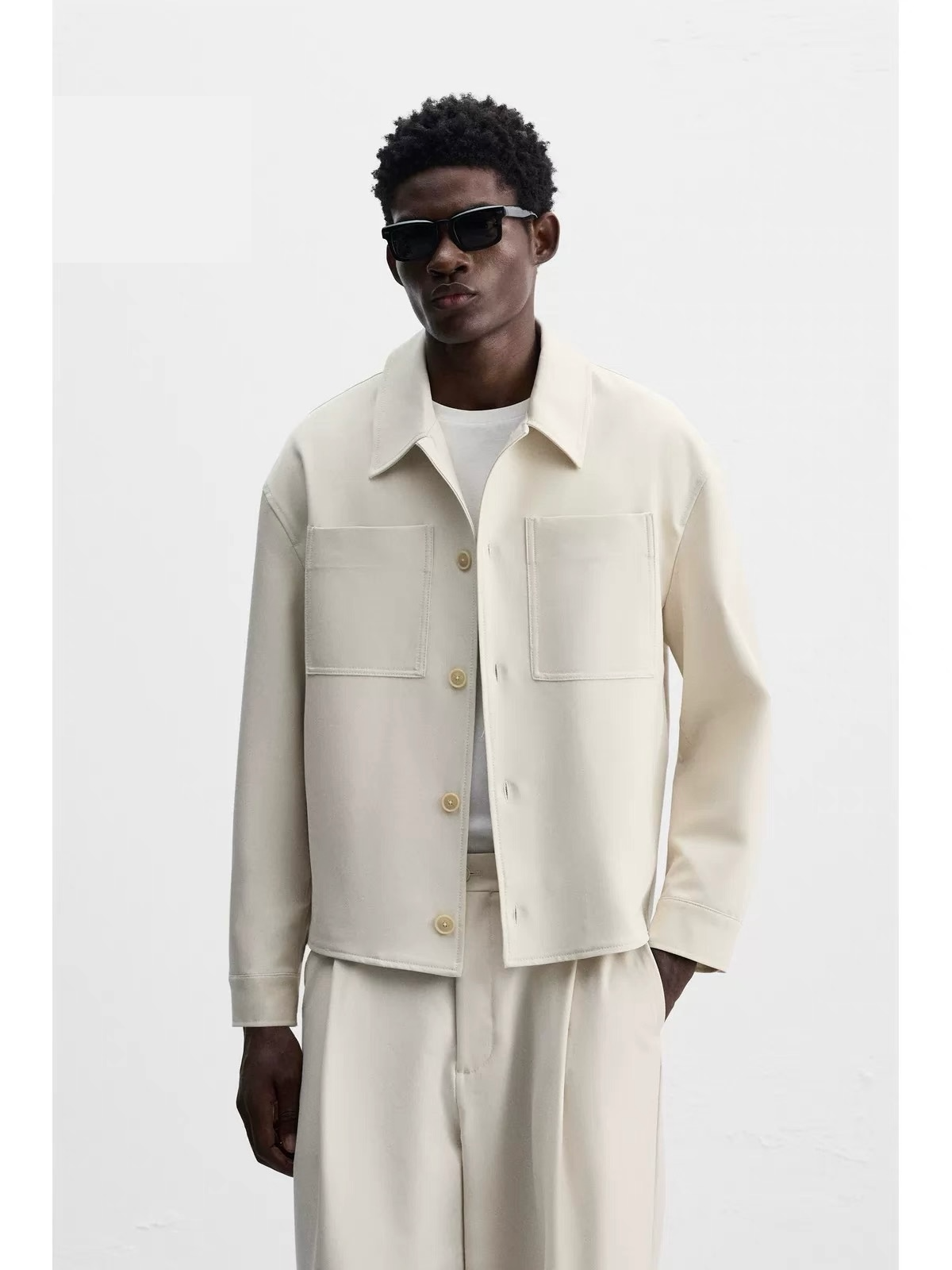 OVERSHIRT MIT UMLEGEKRAGEN