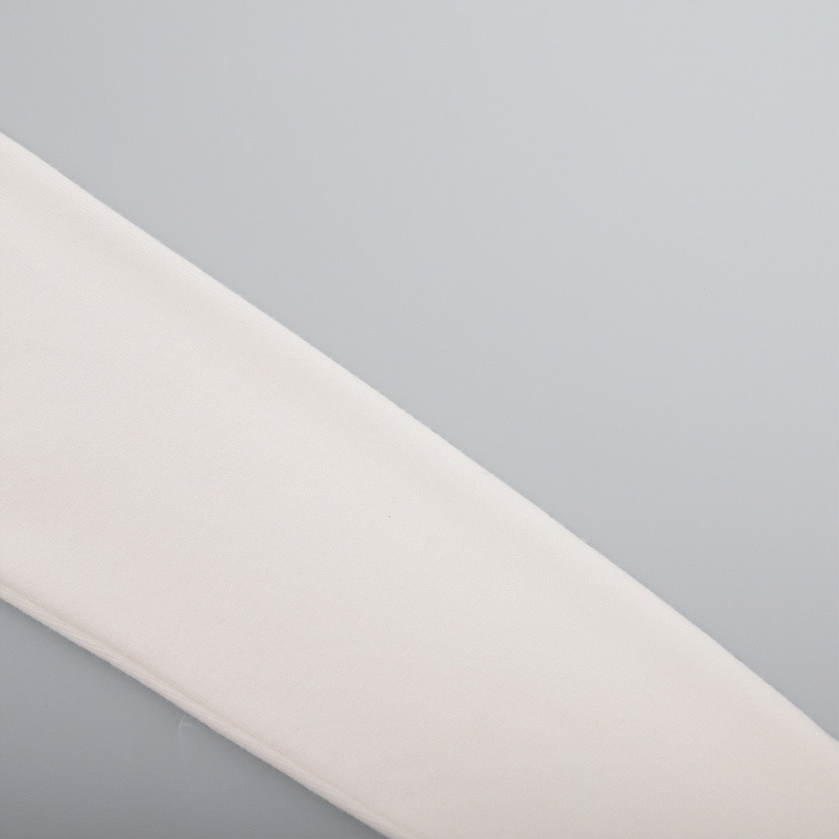 SCHULTERFREIES SOMMERTOP – LUFTIG & CHIC