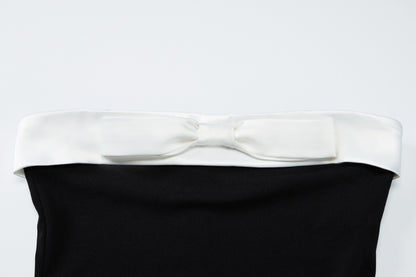 TRÄGERLOSES MIDIKLEID IN SCHWARZ MIT SCHLEIFE