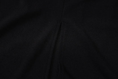 TRÄGERLOSES MIDIKLEID IN SCHWARZ MIT SCHLEIFE