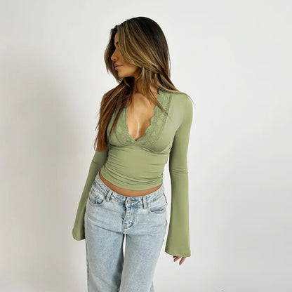 TOP MIT V-AUSSCHNITT