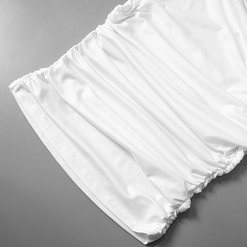 CROP-TOP MIT EINEM SCHULTERTRÄGE