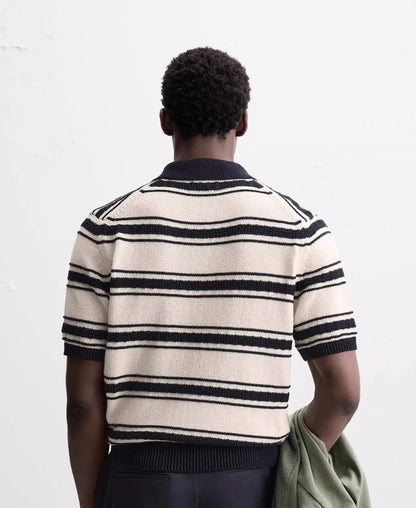 POLOSHIRT MIT STREIFENDESIGN