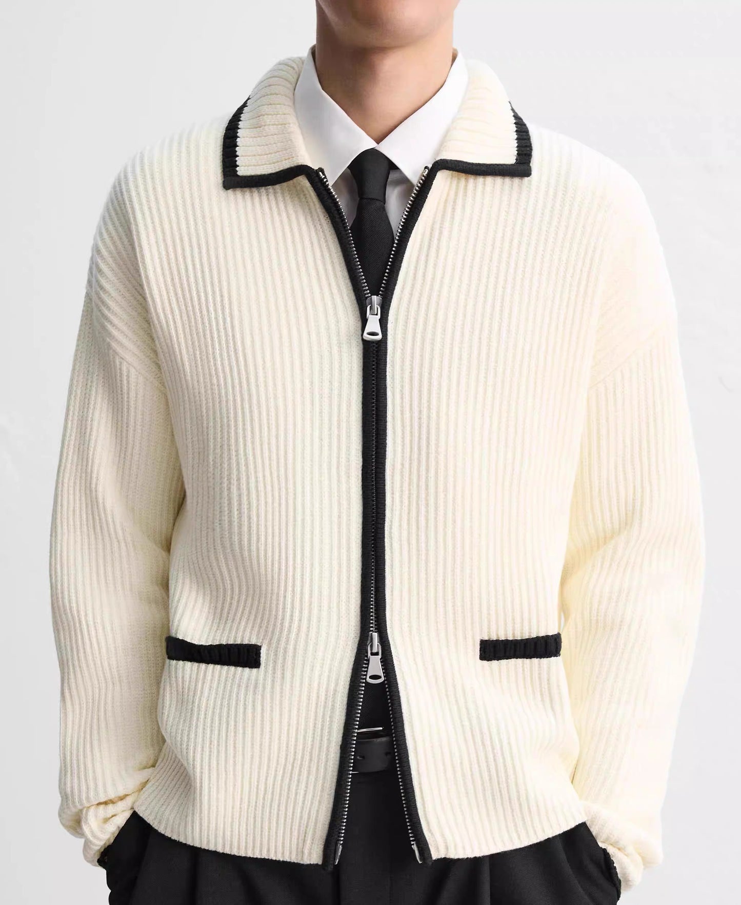 MODERNE STRICKJACKE MIT STILFAKTOR