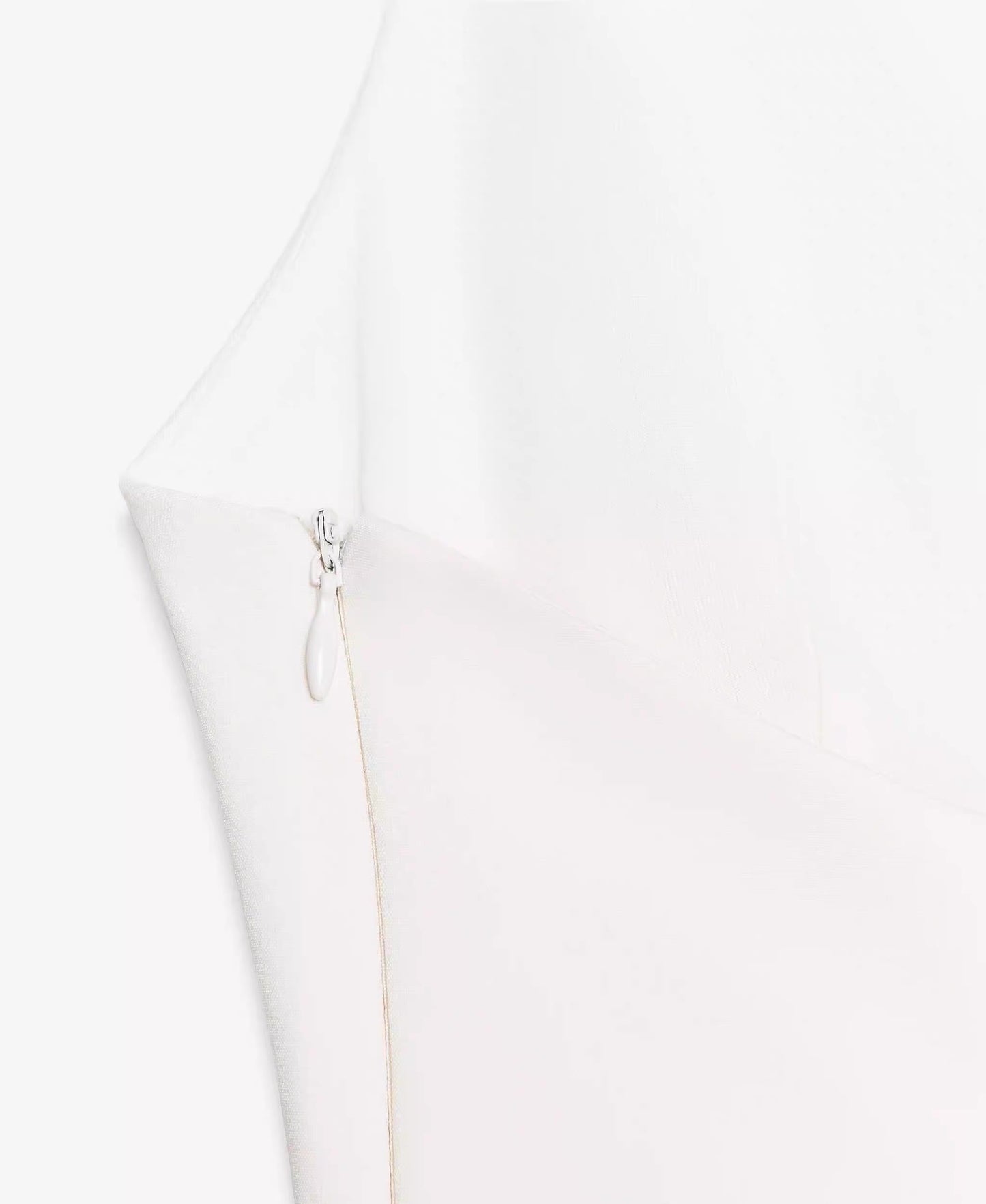 FLARED NECKHOLDER-TOP