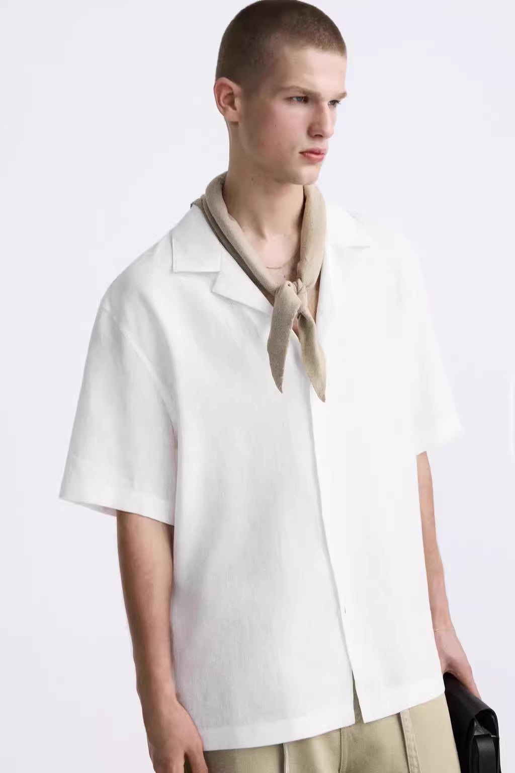 LEICHTES SOMMERHEMD IN UNIFARBE