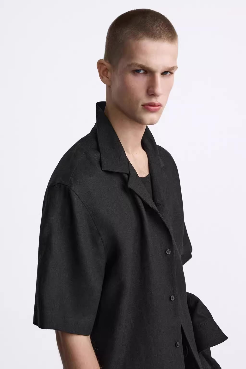 LEICHTES SOMMERHEMD IN UNIFARBE