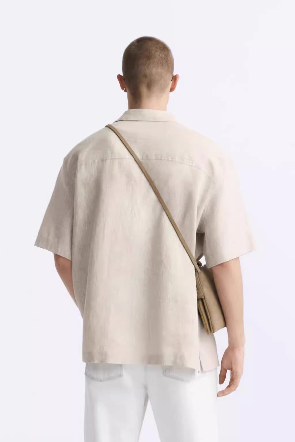 LEICHTES SOMMERHEMD IN UNIFARBE