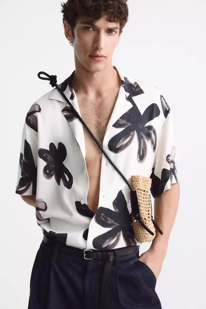 SOMMERHEMD MIT BLUMENMOTIV